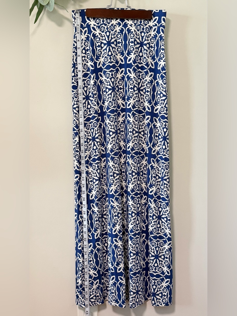 Boden Blue & White Damask Print Maxi Skirt — Size 4L - Picture 3 of 5